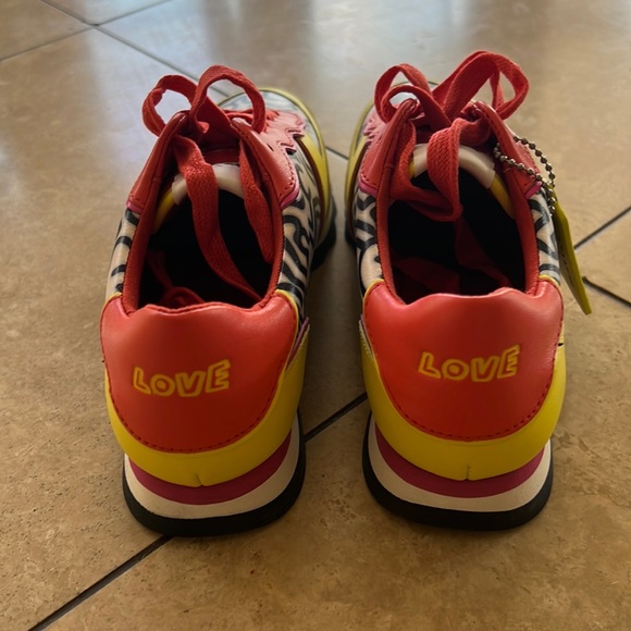 Coach x Keith Haring Special Edition sneakers ❤️🥰👏🤗 - Picture 3 of 8